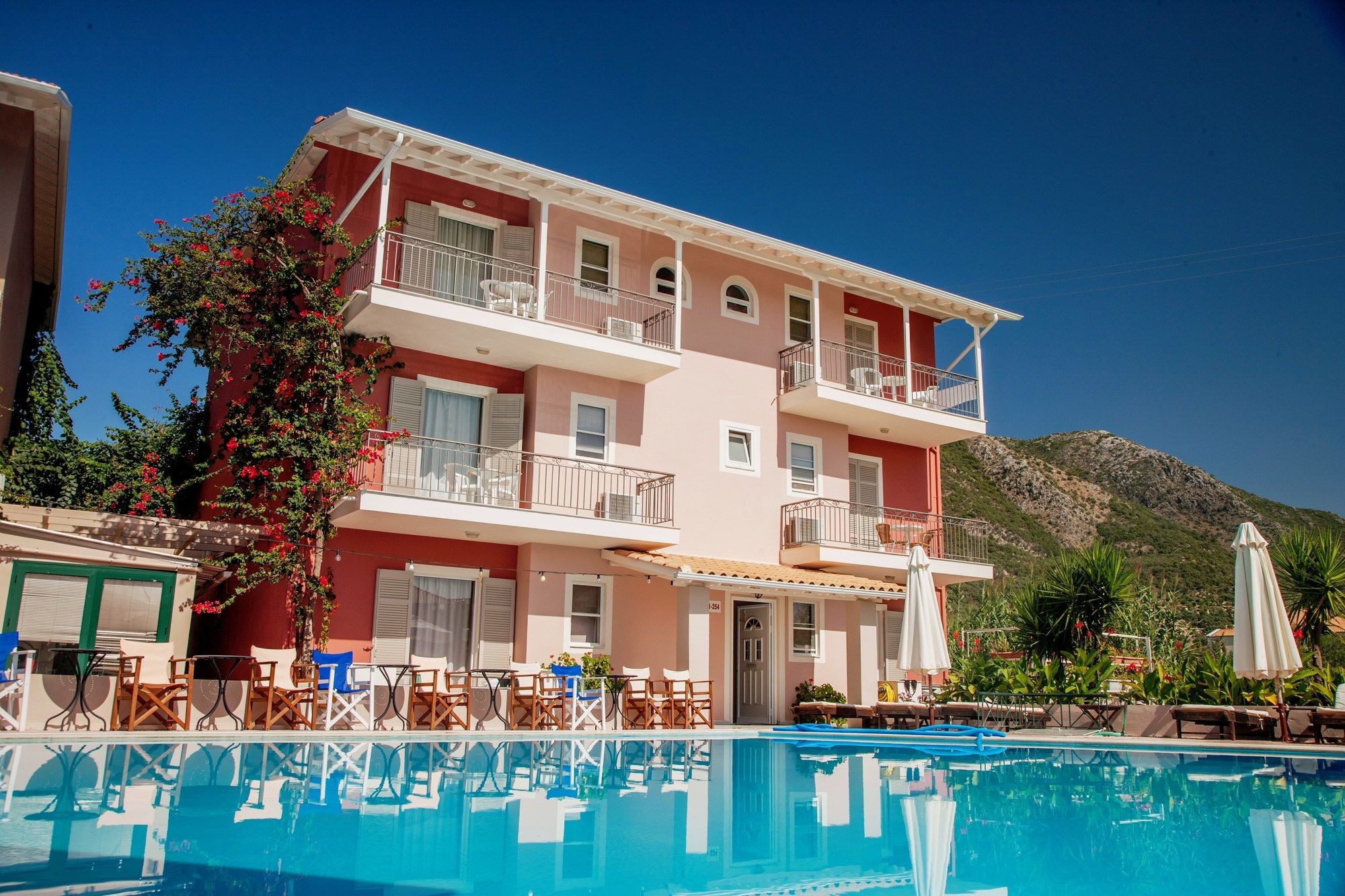 Aparthotel G George Nydri  Esterno foto