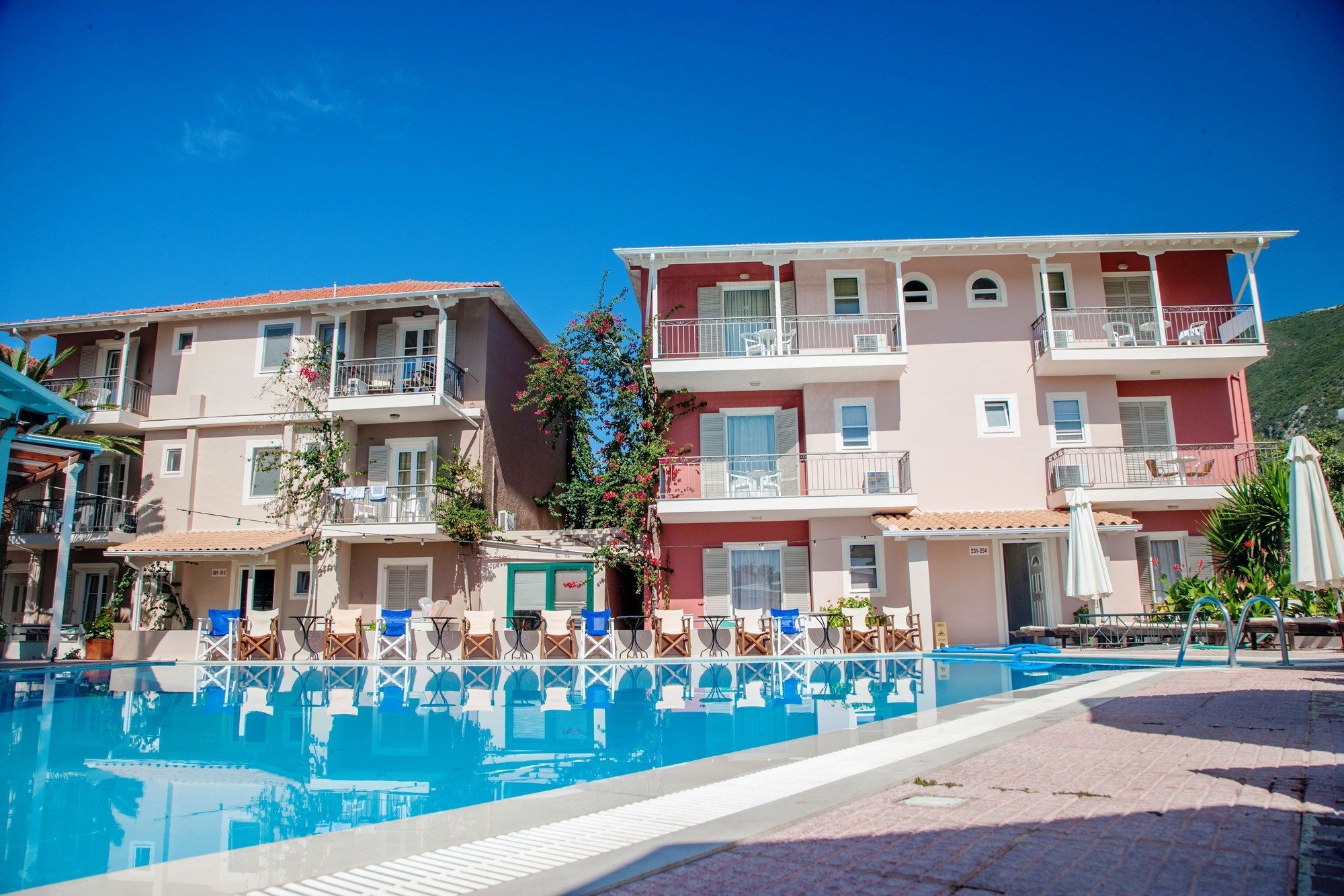 Aparthotel G George Nydri  Esterno foto